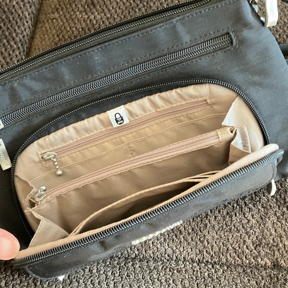 Baggalini crossbody purse - Picture 4 of 7